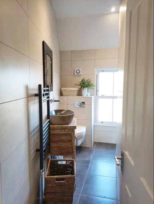 شقة Stylish 2-Bed Flat, Quick Access To London Sights المظهر الخارجي الصورة