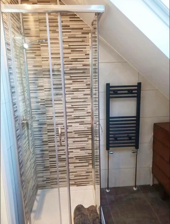 شقة Stylish 2-Bed Flat, Quick Access To London Sights المظهر الخارجي الصورة